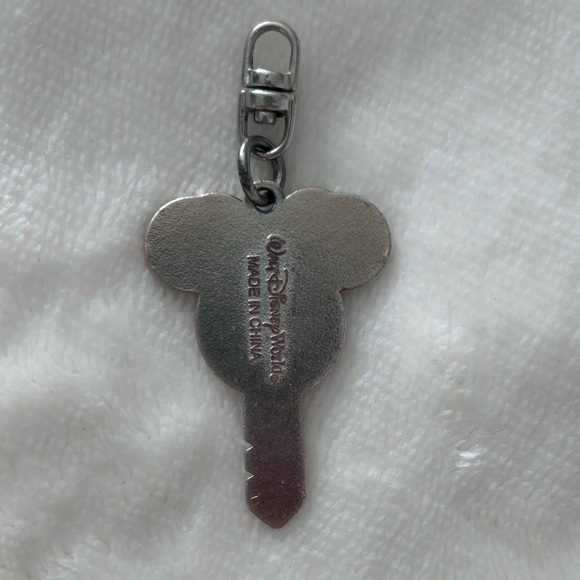 Minnie Mouse Key Charm - Picture 2 of 5